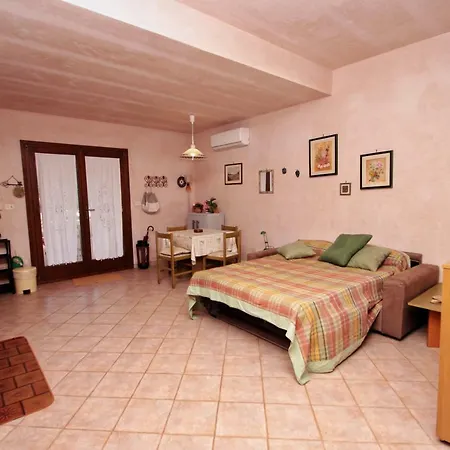 Begonie Studio Apartment *